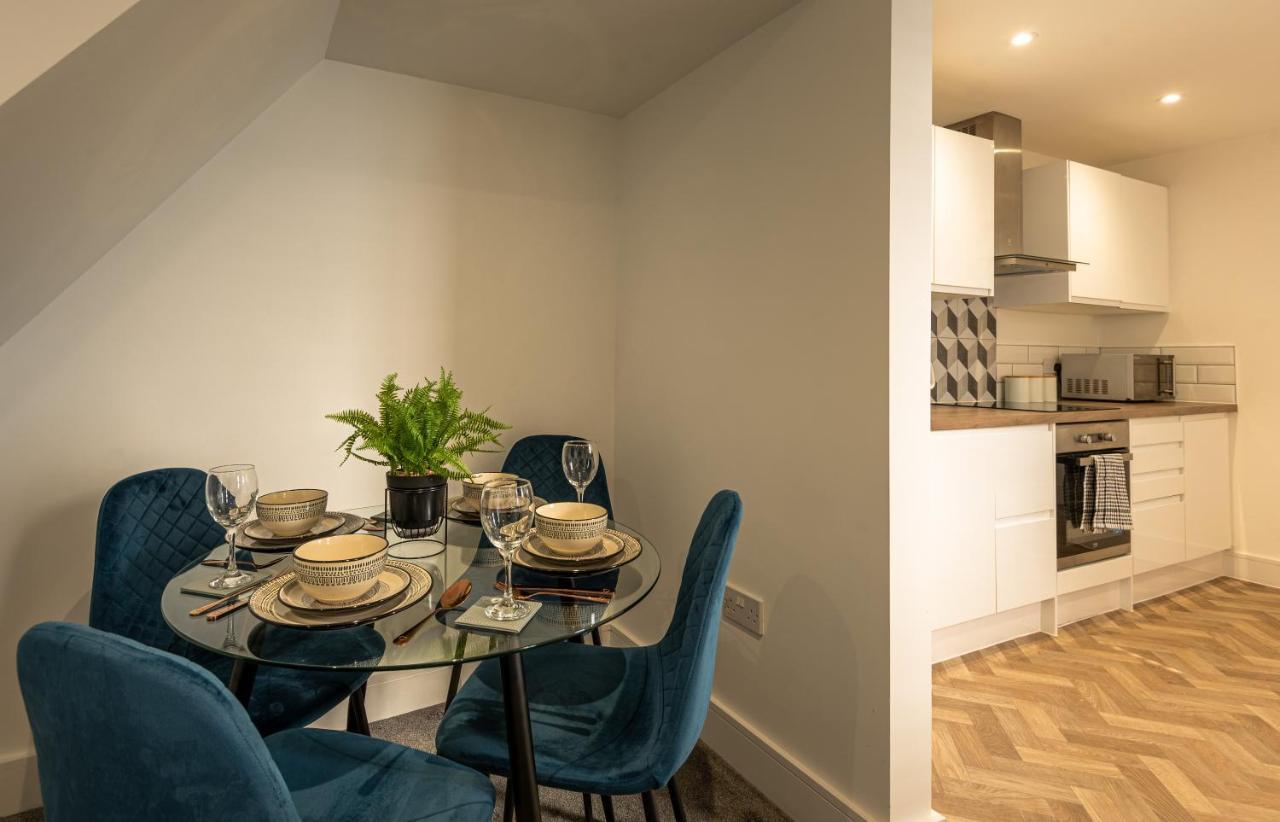 1 Bed Central - Free Parking - Long Stay Offer Strood Exteriör bild