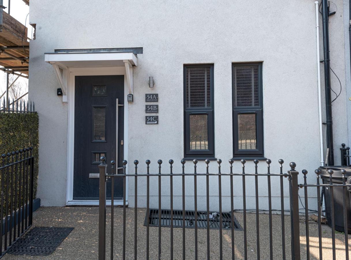 1 Bed Central - Free Parking - Long Stay Offer Strood Exteriör bild